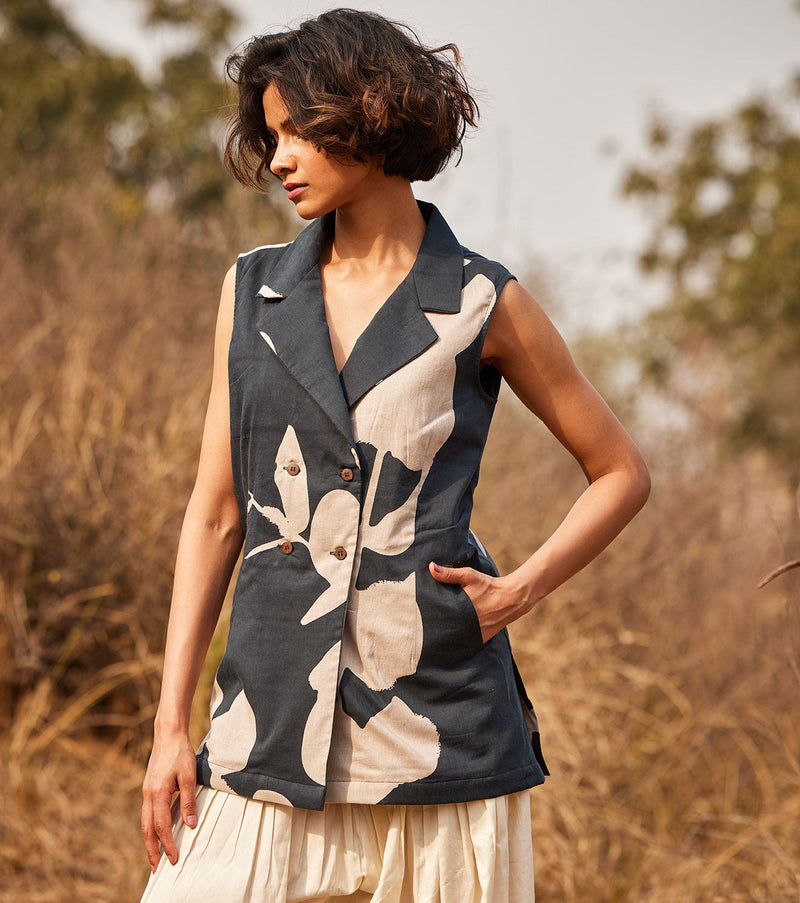 Monoch co ord set cotton by Khara Kapas in black for women Worldwide