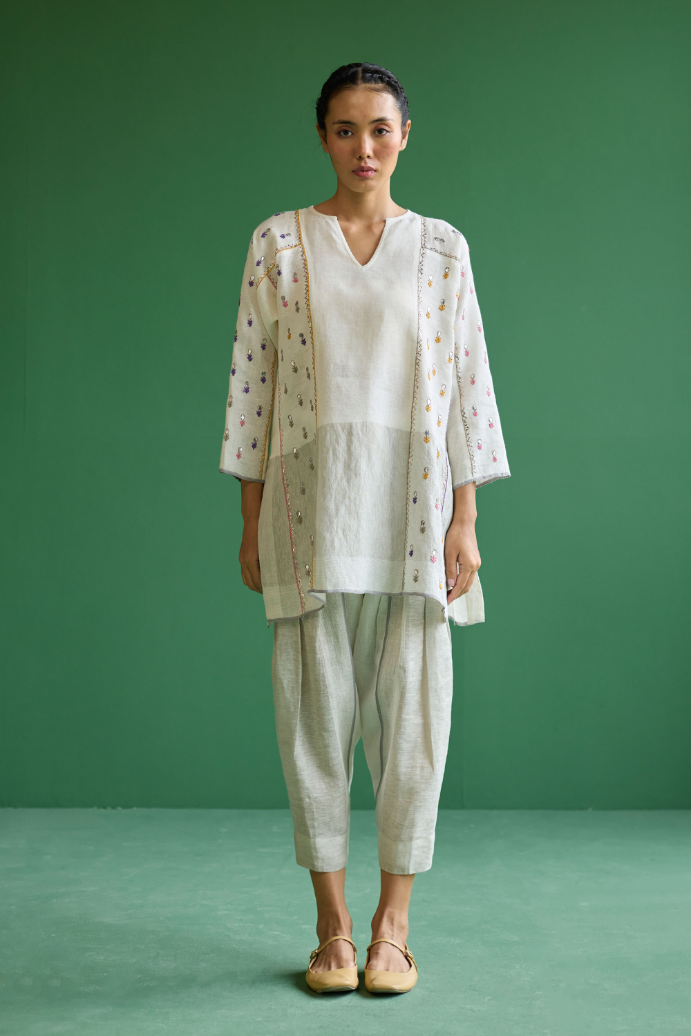 Ennya Hand-Embroidered Metallic Linen Kurta - Ivory