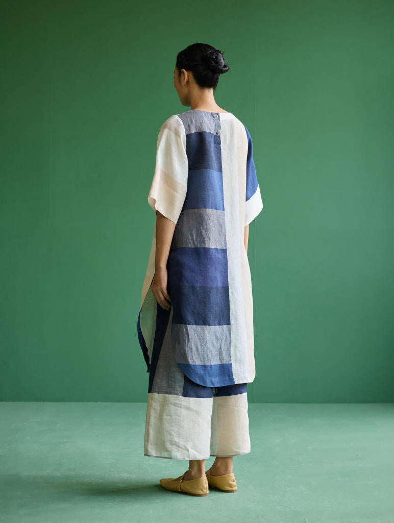 Risa Color-Blocked Linen Kurta - Navy linen by Manan in navy color for women Worldwide