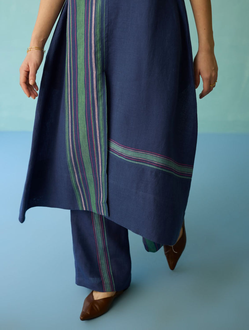Vanya Border Linen Sleeveless Kurta Set - Indigo linen light kurta set by Manan in navy for women Worldwide