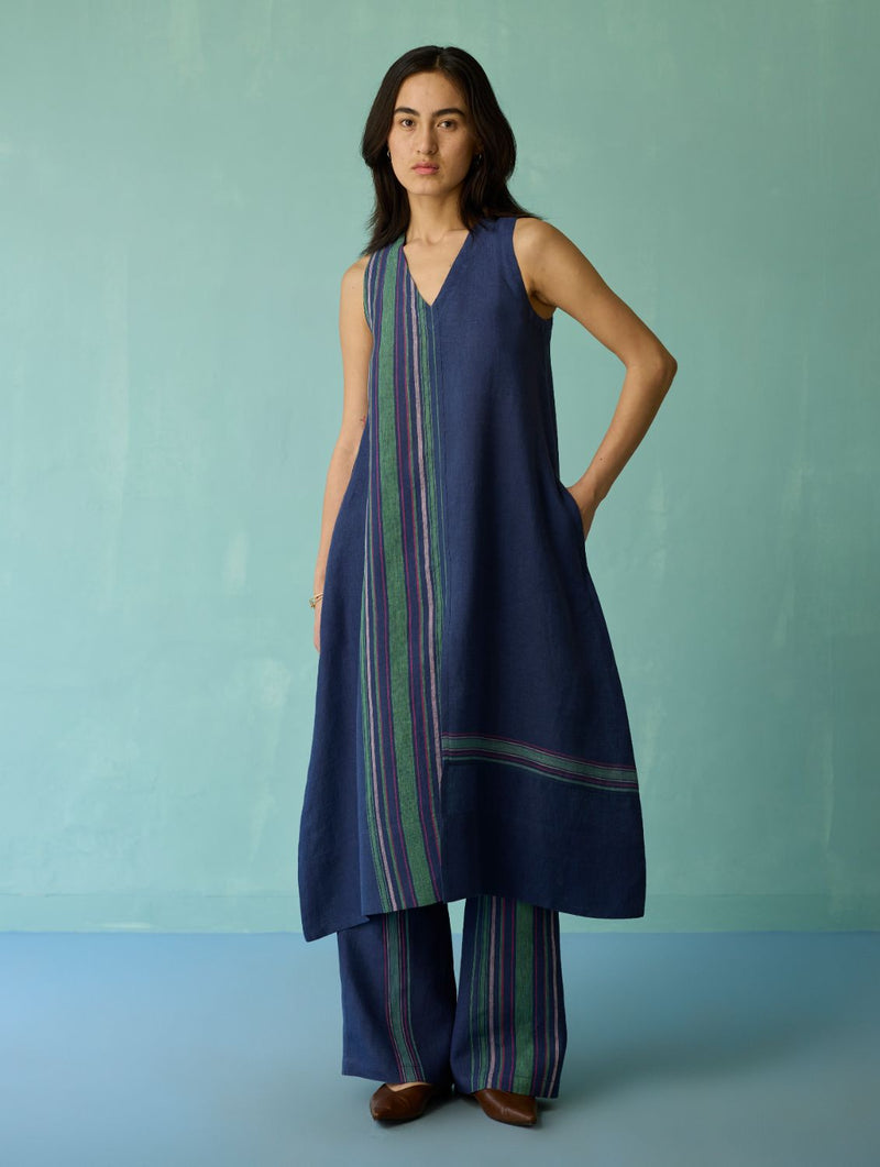 Vanya Border Linen Sleeveless Kurta Set - Indigo linen light kurta set by Manan in navy for women Worldwide