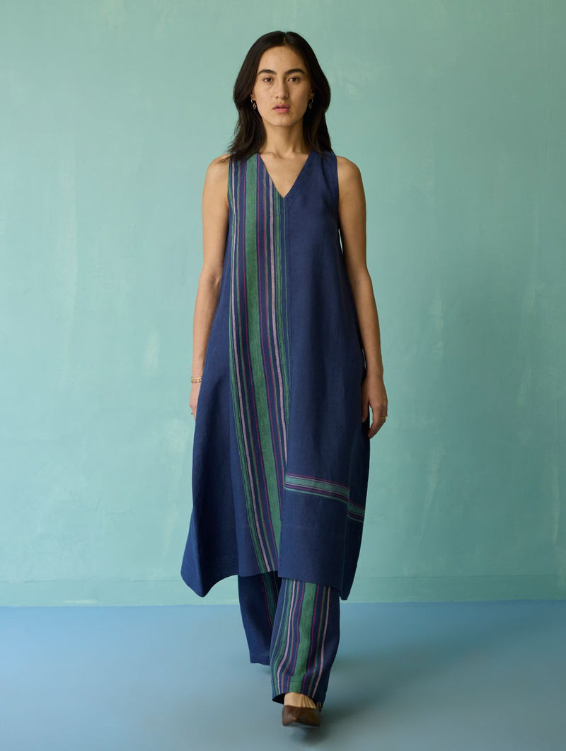 Vanya Border Linen Sleeveless Kurta Set - Indigo linen light kurta set by Manan in navy for women Worldwide