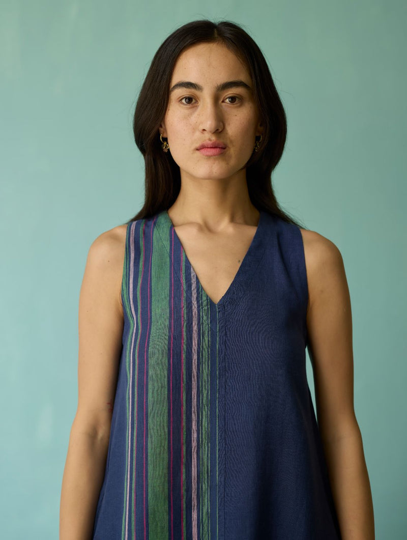 Vanya Border Linen Sleeveless Kurta Set - Indigo linen light kurta set by Manan in navy for women Worldwide