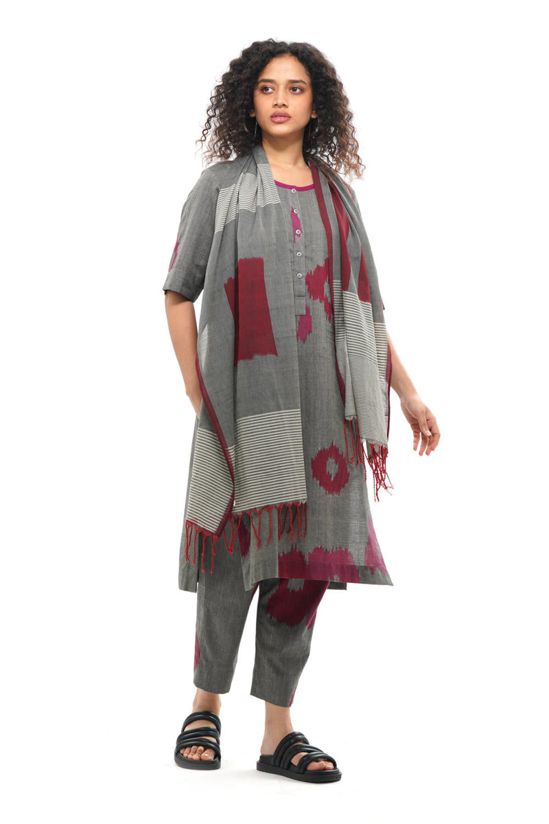 KURO KURTA 100% cotton by Translate - Handwoven Ikat in grey color for women Worldwide