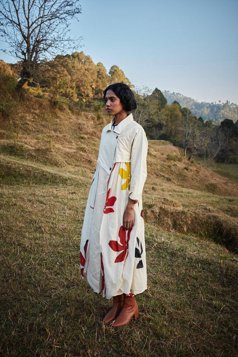 Icebound Trench coat cotton by Khara Kapas in white for women Worldwide