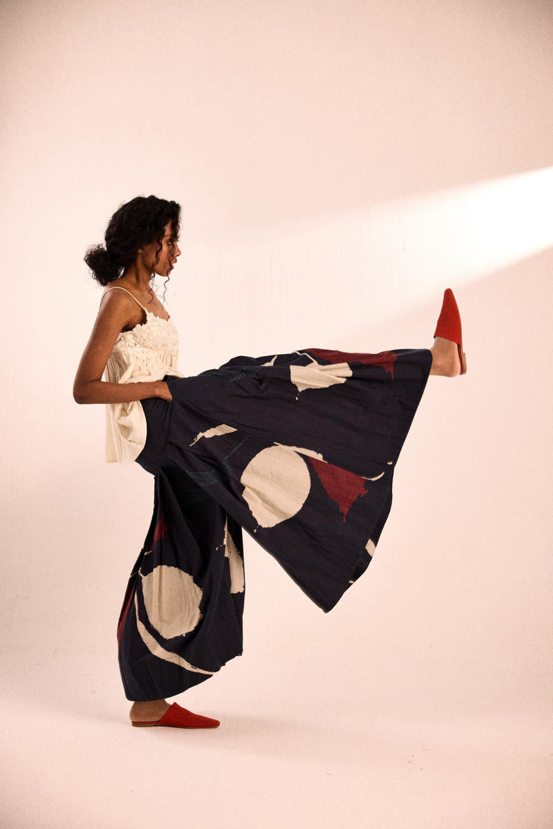 Aba pleated pants by Khara Kapas in black for women Worldwide