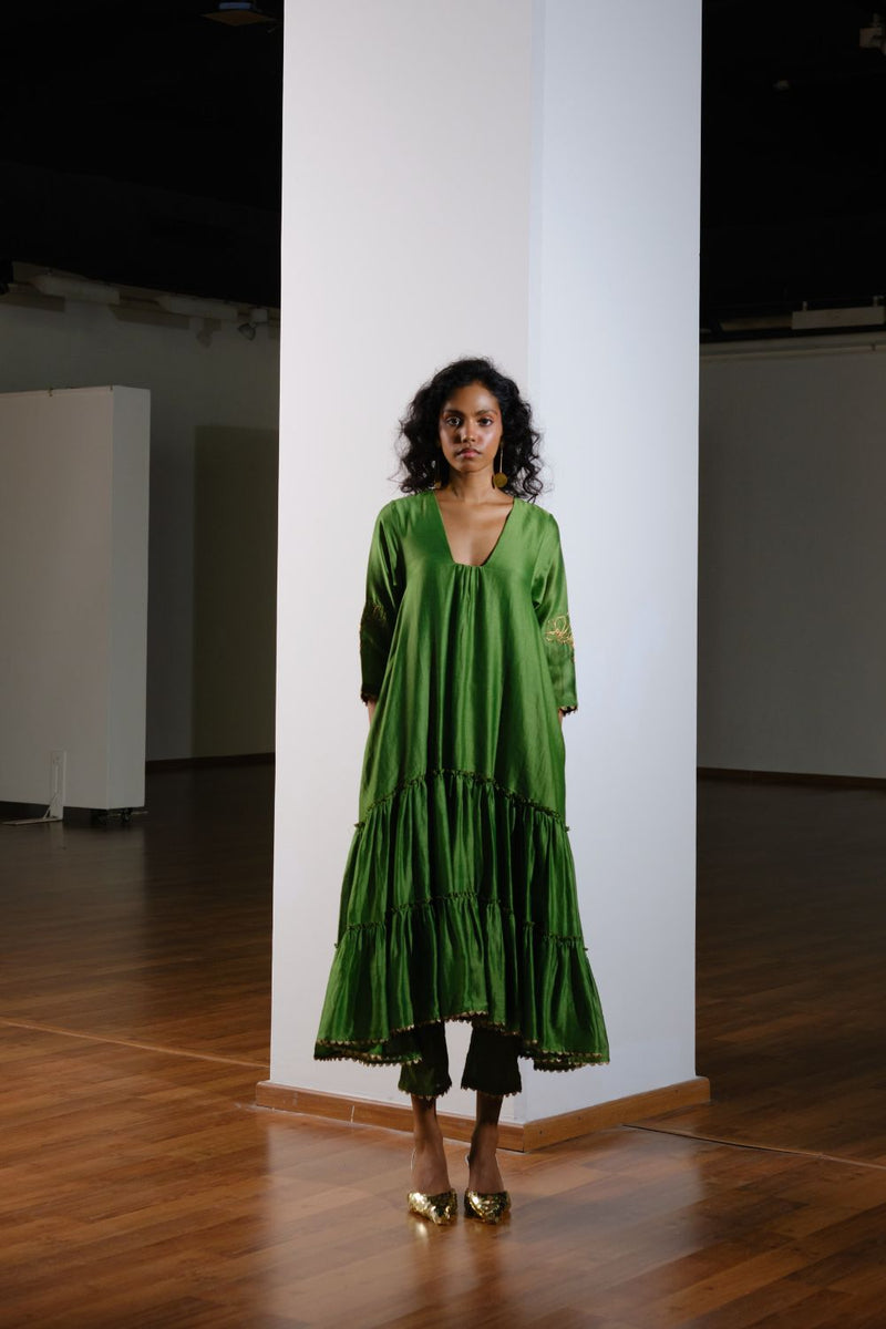 Papiha Kurta Set silk by Khara Kapas in green for women Worldwide