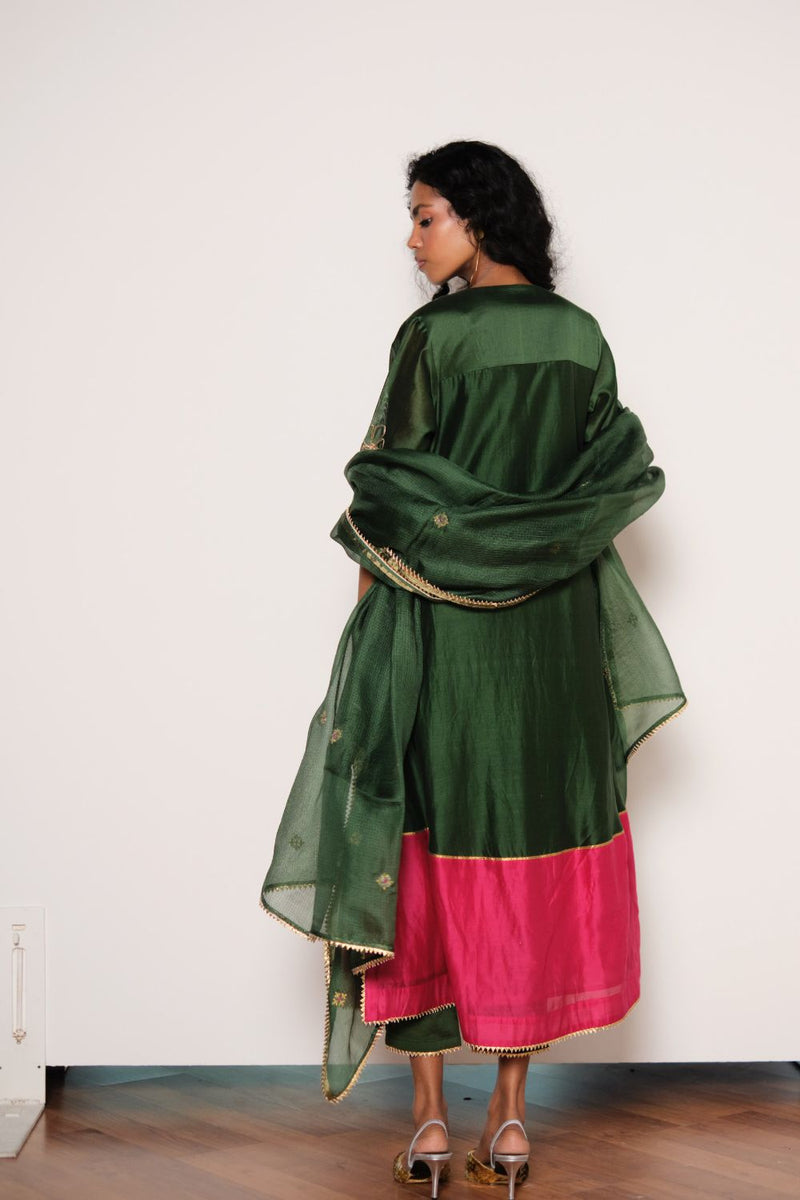 Iraani Dupatta silk by Khara Kapas in green for women Worldwide