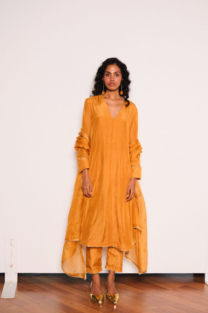 Noorani Kurta Set chanderi by Khara Kapas in mustard for women Worldwide
