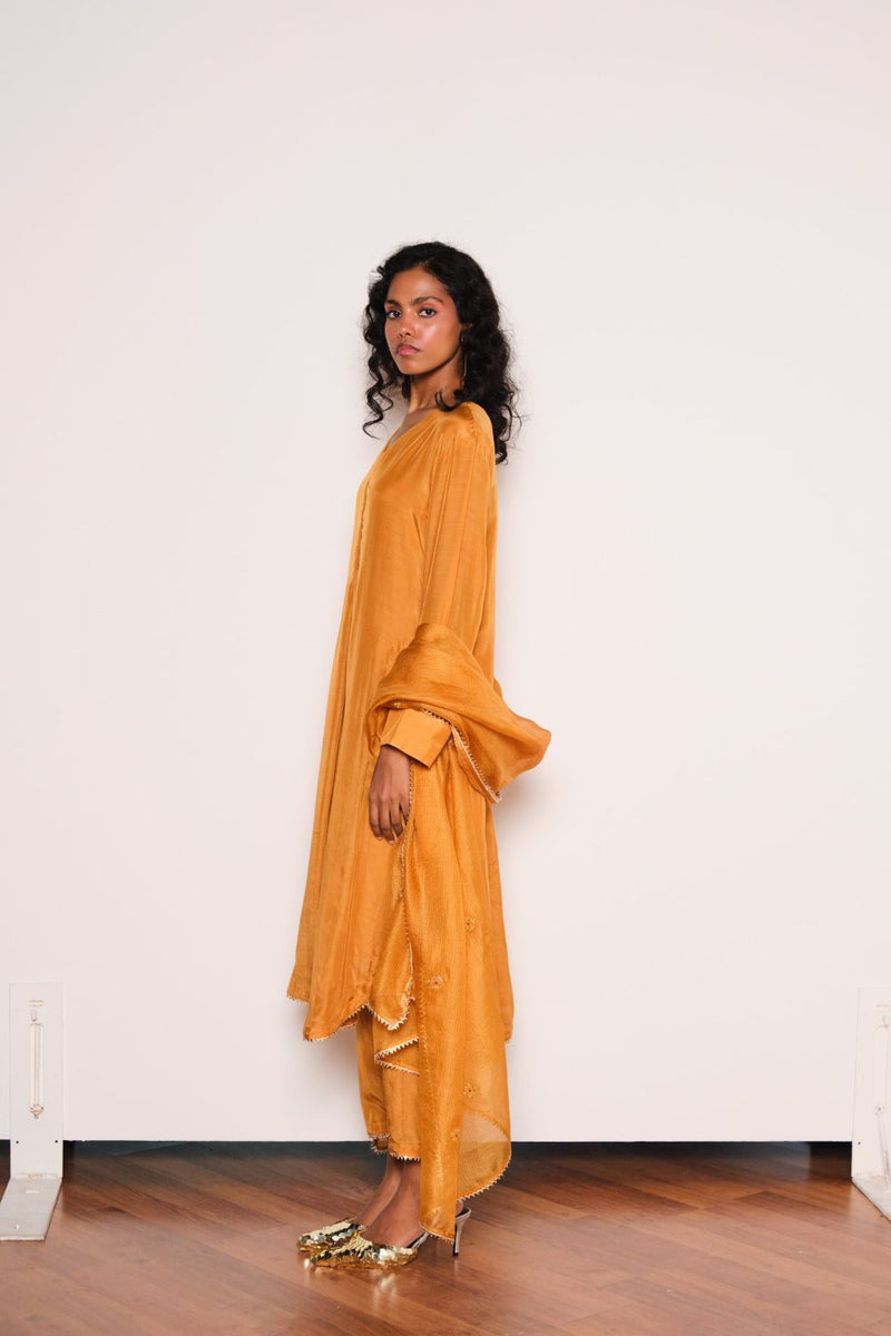 Noorani Kurta Set chanderi by Khara Kapas in mustard for women Worldwide