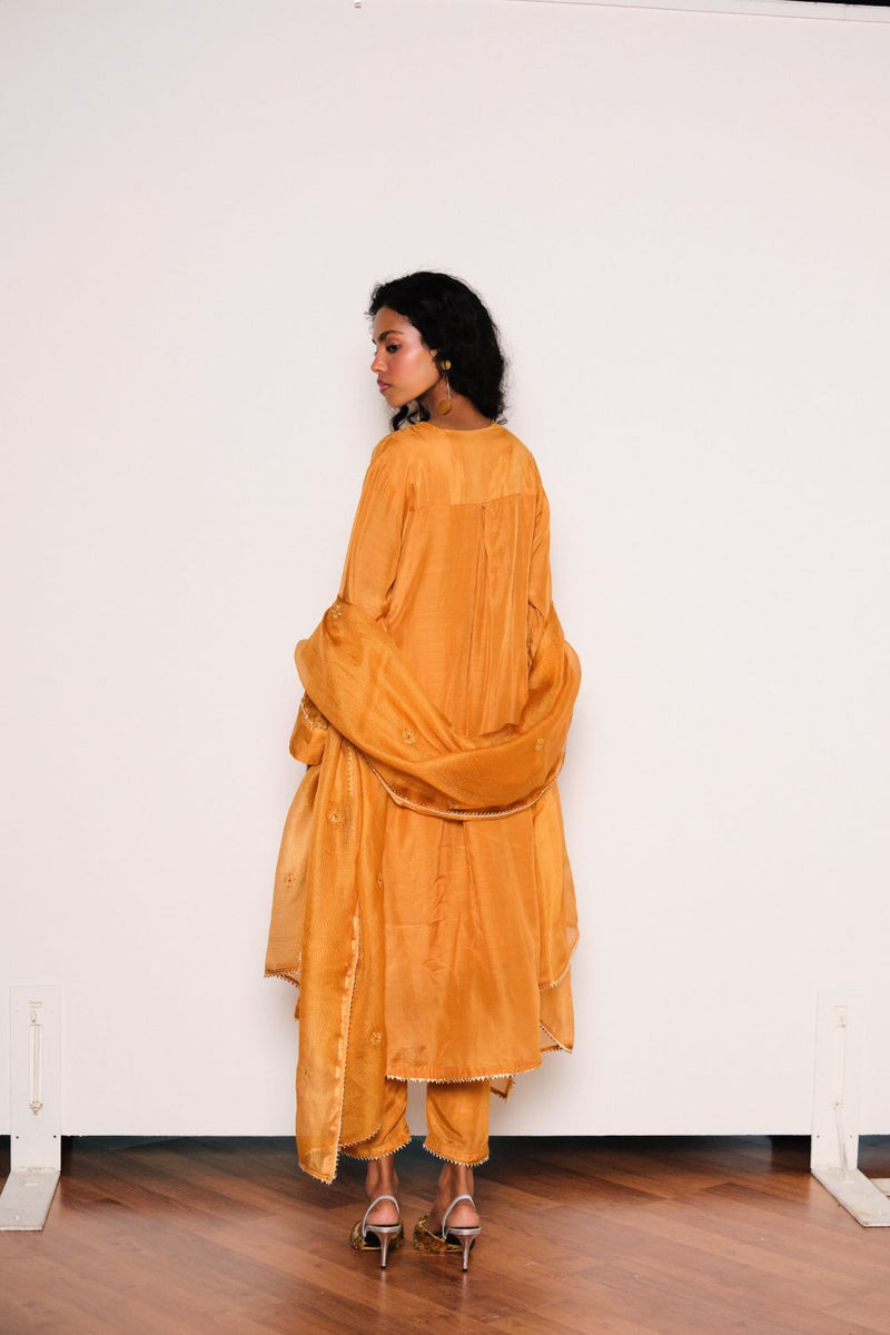 Noorani Kurta Set chanderi by Khara Kapas in mustard for women Worldwide