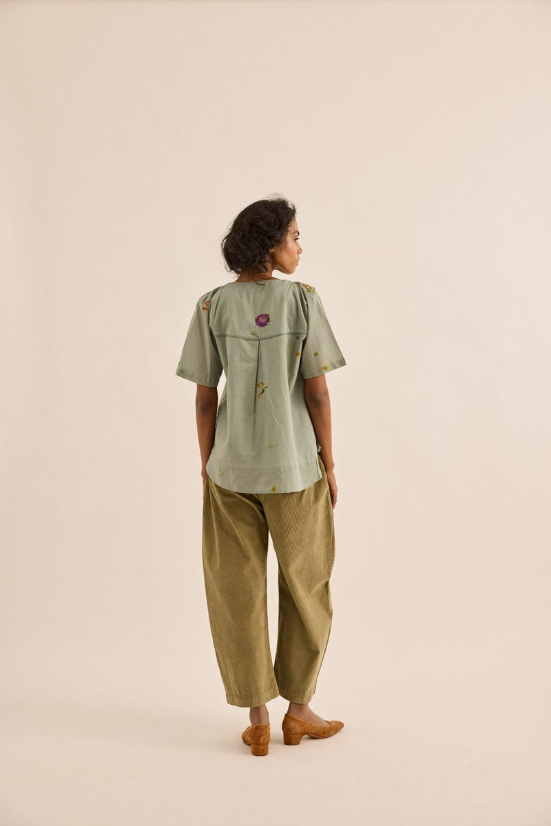 Sage Orchard Pants corduroy by Khara Kapas in olive for women Worldwide