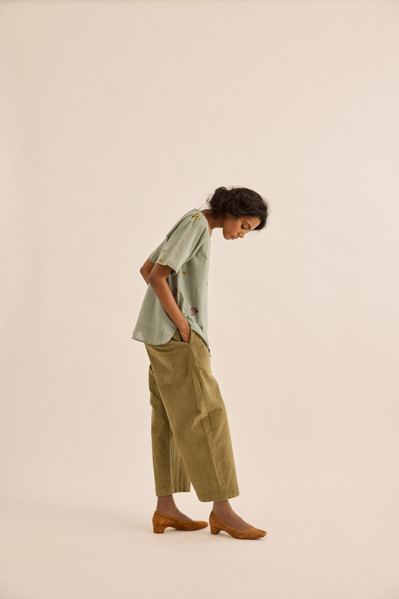 Sage Orchard Pants corduroy by Khara Kapas in olive for women Worldwide