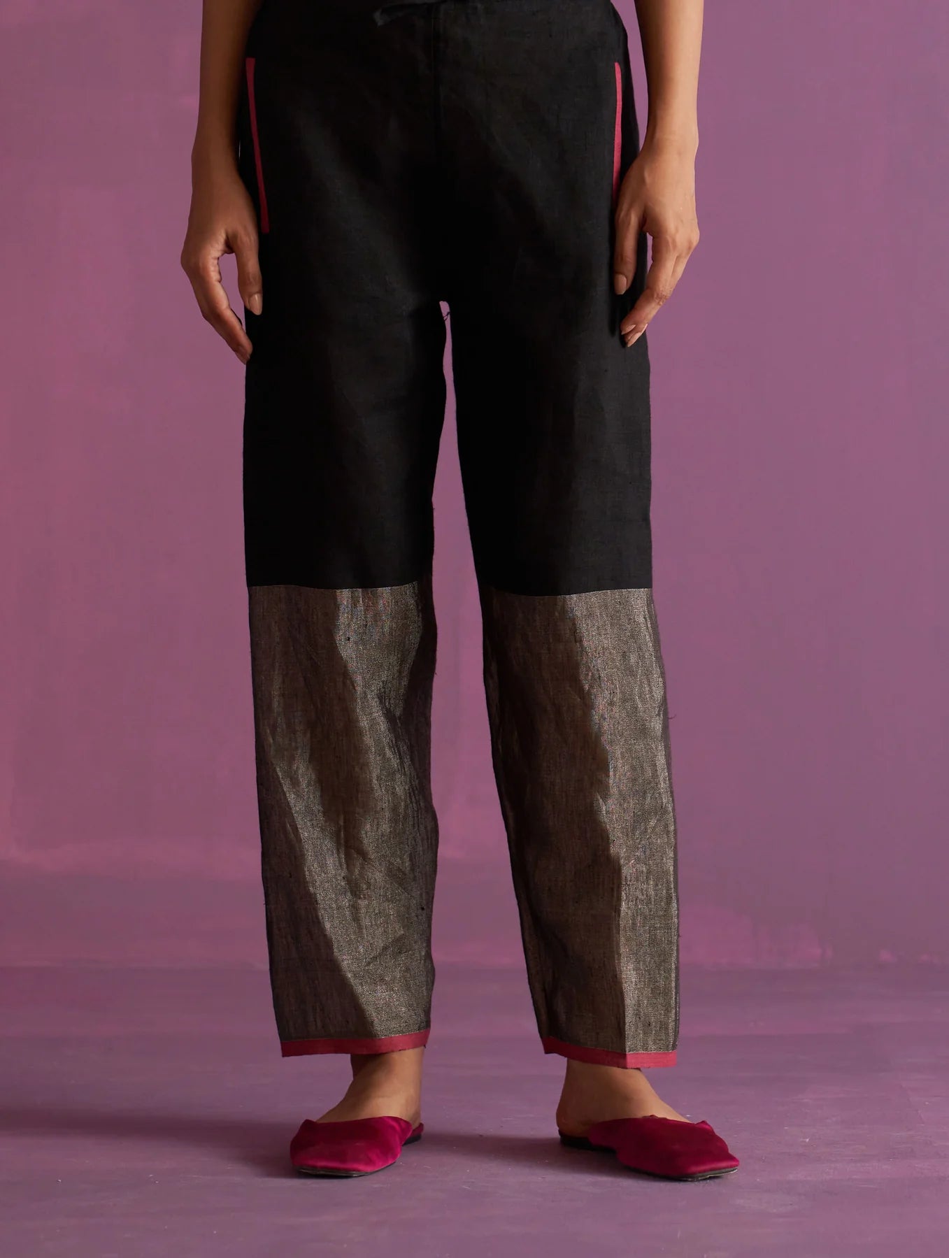 Essa Metallic
 Linen Pant
- Black