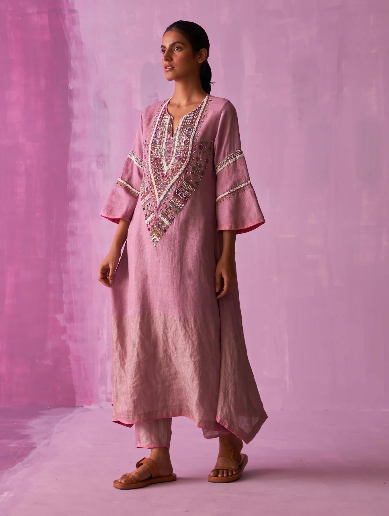 Afra Hand-Embroidered Kurta - Lavender