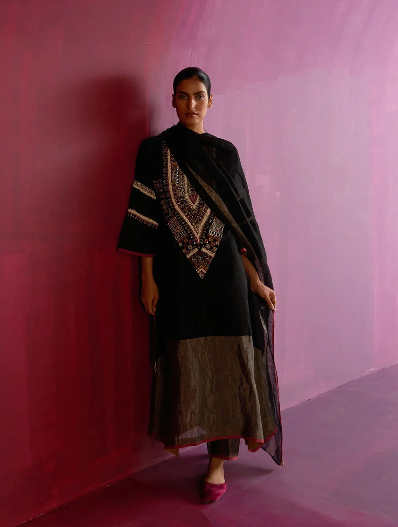 Afra Hand-Embroidered Kurta Set - Black linen by Manan in black color for women Worldwide