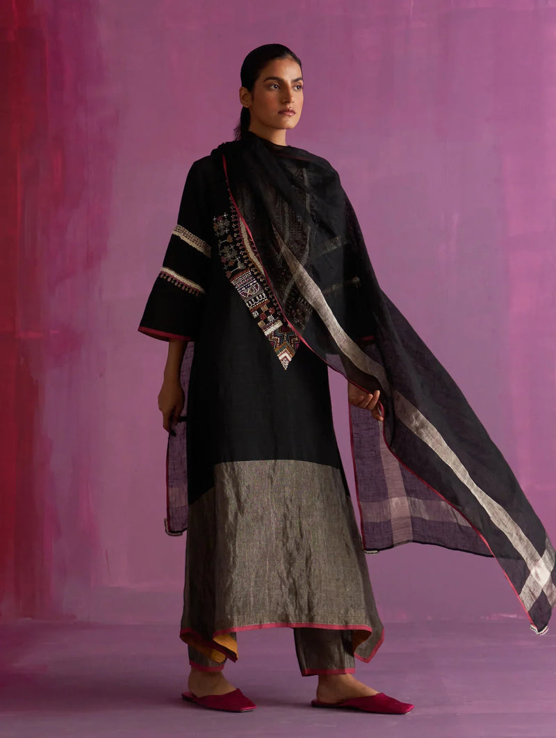 Afra Hand-Embroidered Kurta - Black linen by Manan in black color for women Worldwide