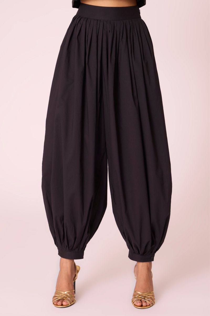 Katya Black Pleated Pants cotton by The Summer House in black color for women Worldwide