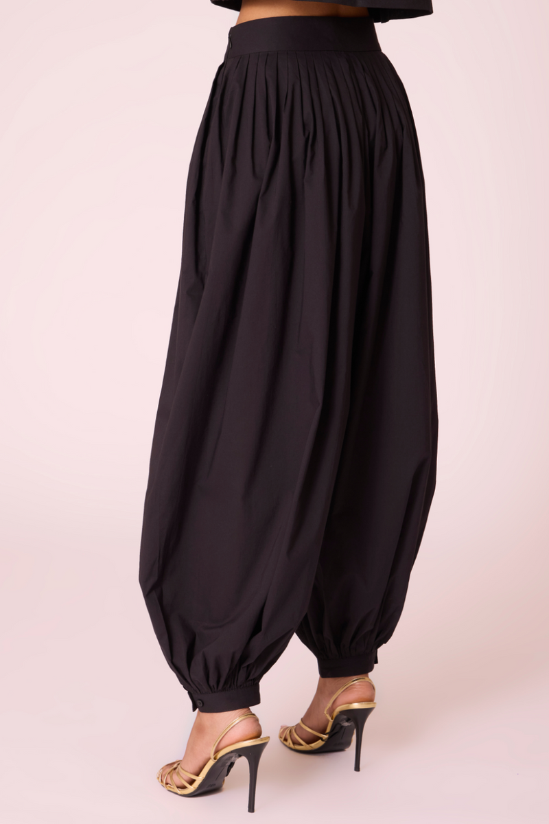 Katya Black Pleated Pants cotton by The Summer House in black color for women Worldwide