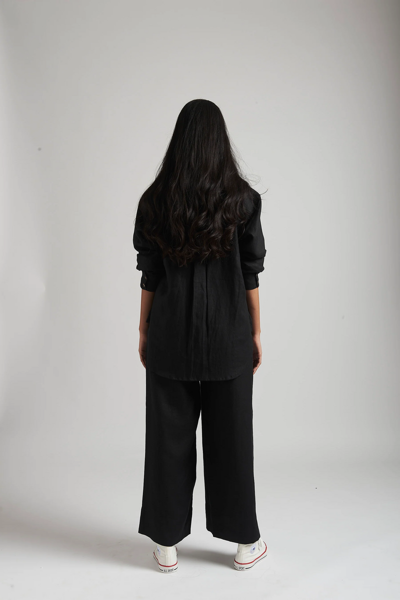 Kohl Linen Oversized Pocket Shirt linen by Saphed in black color for women Worldwide