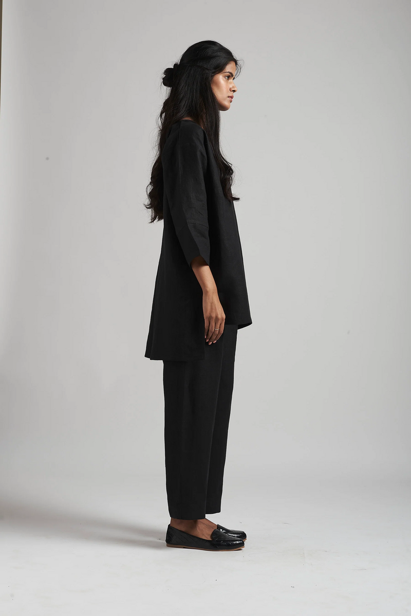 Kohl Linen Short Kurta Set linen by Saphed in black color for women Worldwide
