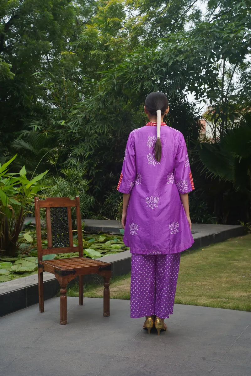 LOTUS SET-LAVENDER silk by Dyelogue for women Worldwide