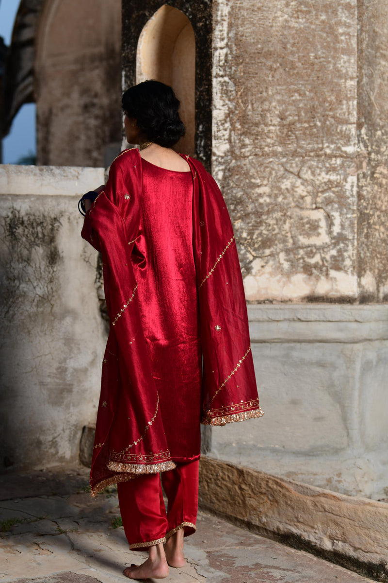 Maanak Kurta Set by Tokree in red color for women Worldwide