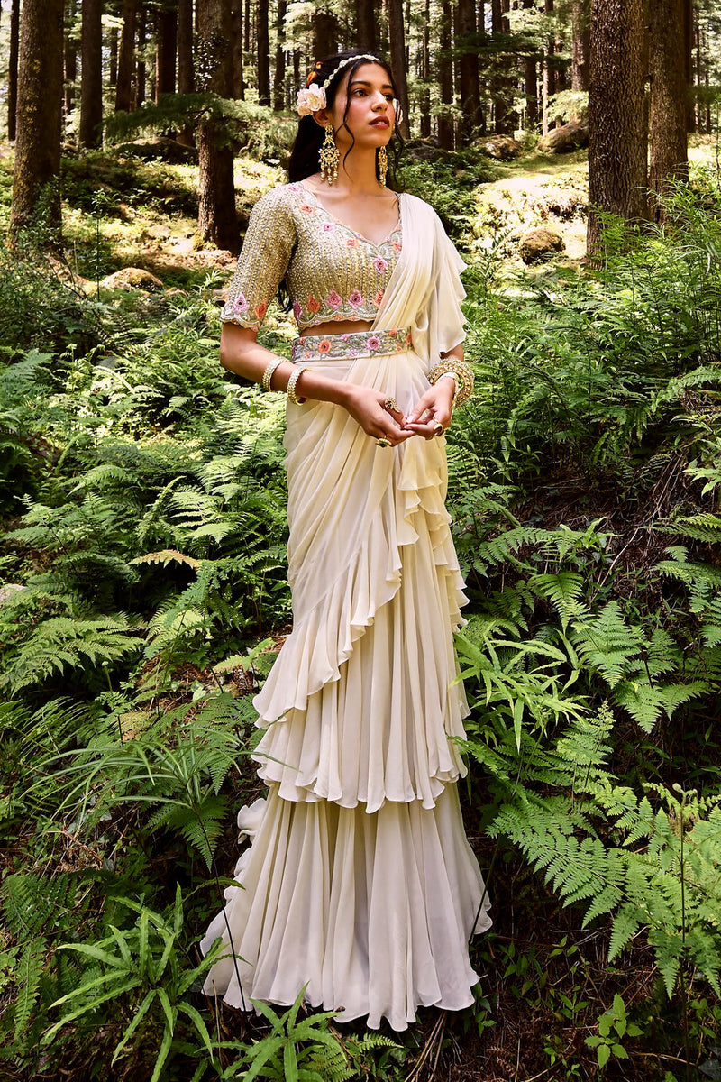 Melanie Saree Set georgettte by Paulmi & Harsh-kahan Sep'26 in off white for women Worldwide