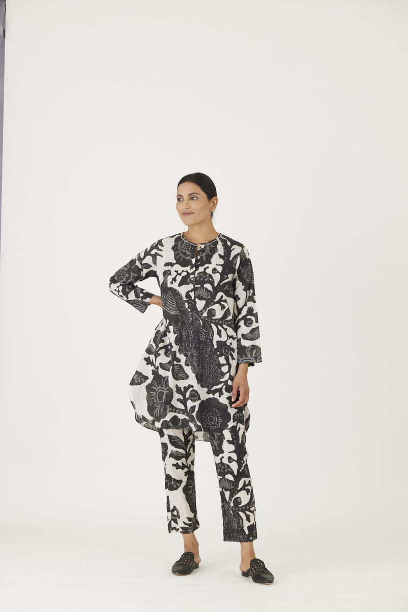 MELINA SHORT KURTA SET Kurta Sets by Yam in black color for women Worldwide