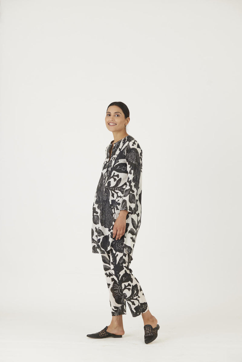 MELINA SHORT KURTA SET Kurta Sets by Yam in black color for women Worldwide