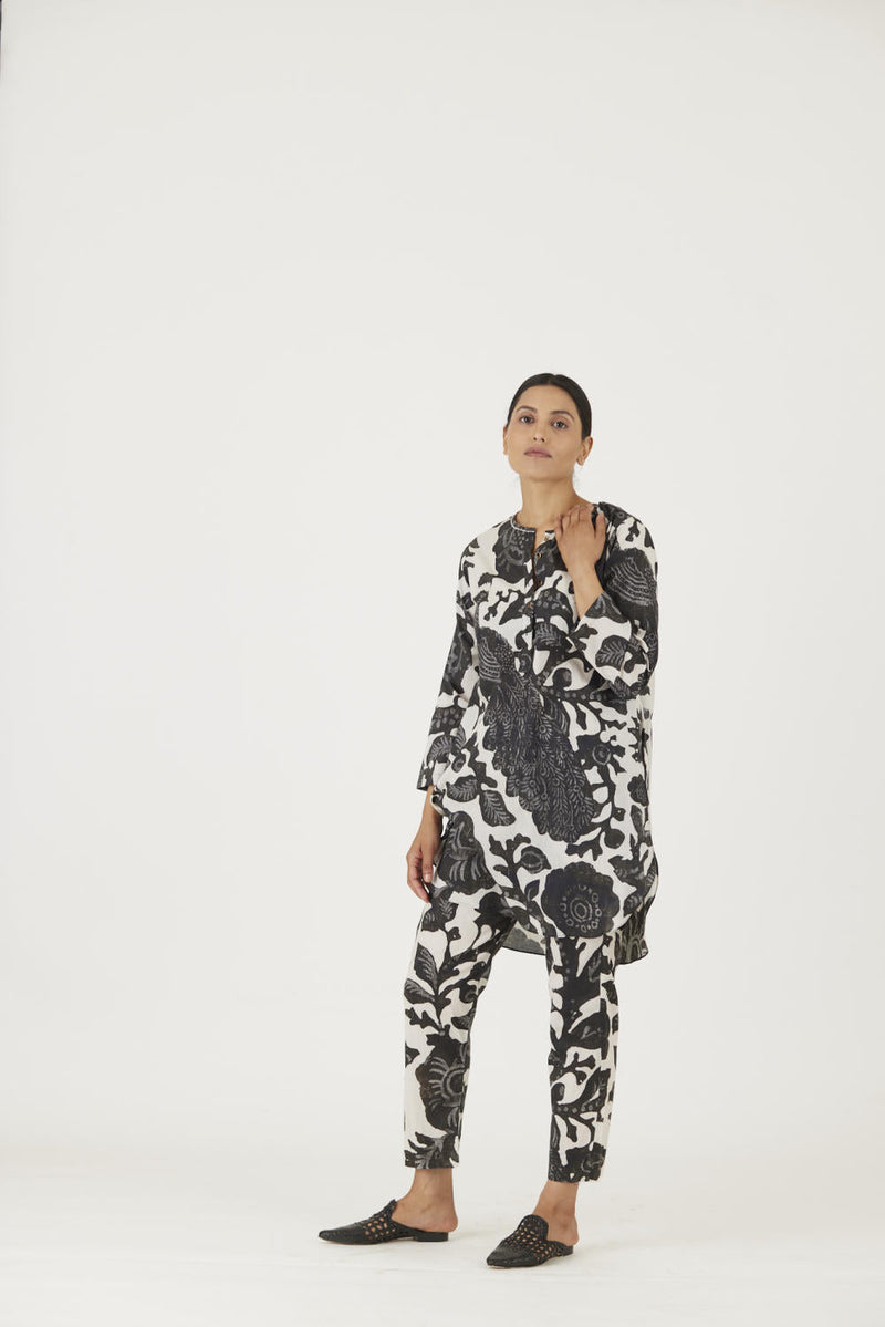 MELINA SHORT KURTA SET Kurta Sets by Yam in black color for women Worldwide