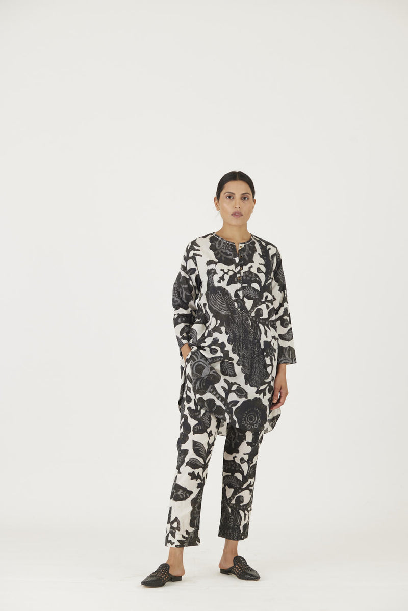 MELINA SHORT KURTA SET Kurta Sets by Yam in black color for women Worldwide