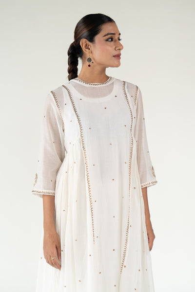 Baadal Kurta Set 
with Ayra Odhani-Ivory