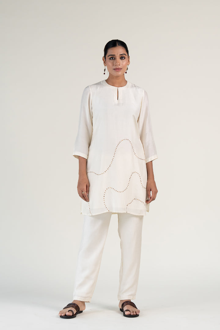 Mehr Kurta Set 
with Ayra Odhani-Ivory & Rani Pink silk by Nirjara in multi color for women Worldwide