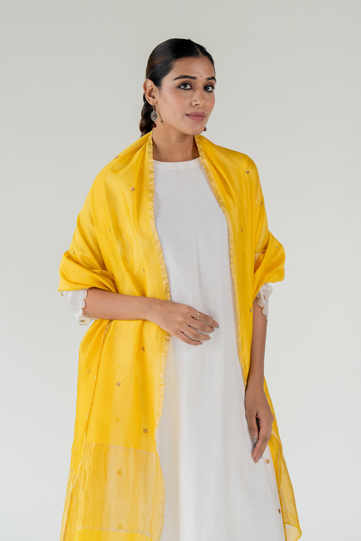 Fiza Kurta Set with Ayra Odhani-Ivory & Yellow chanderi by Nirjara in ivory color for women Worldwide