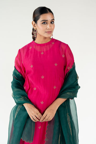 Ekra Kurta Set 
with Shama Odhani-Rani Pink & Emerald