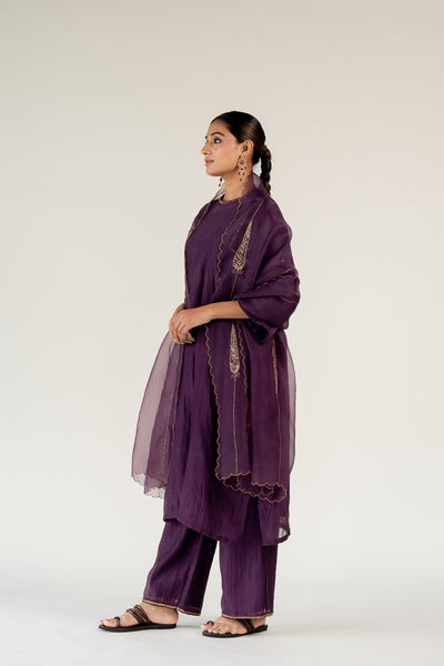 Caftan Kurta Set 
with Shama Odhani-Aubergine