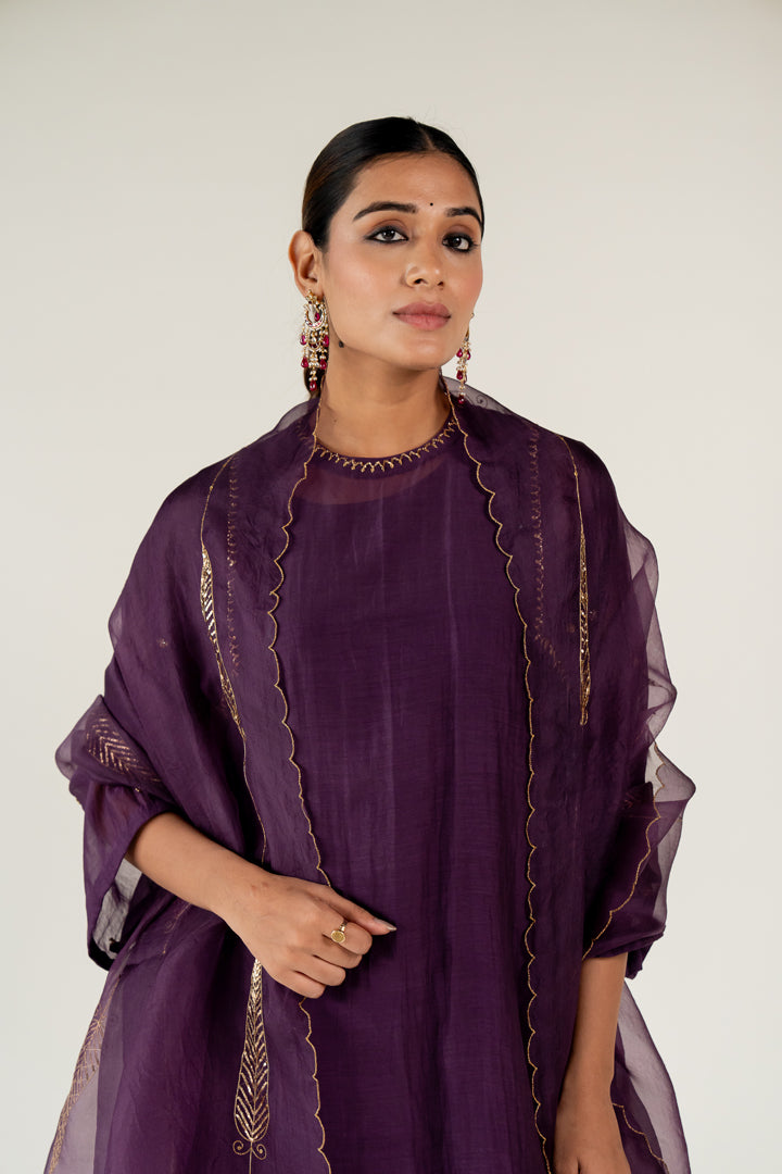 Caftan Kurta Set 
with Shama Odhani-Aubergine