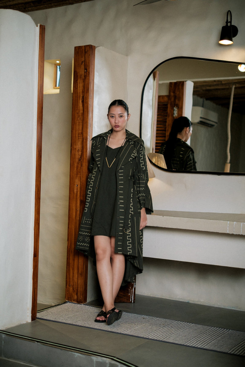 Kobe Long trench Crushed Cotton jacket/overlay by The Terra Tribe in black for women Worldwide