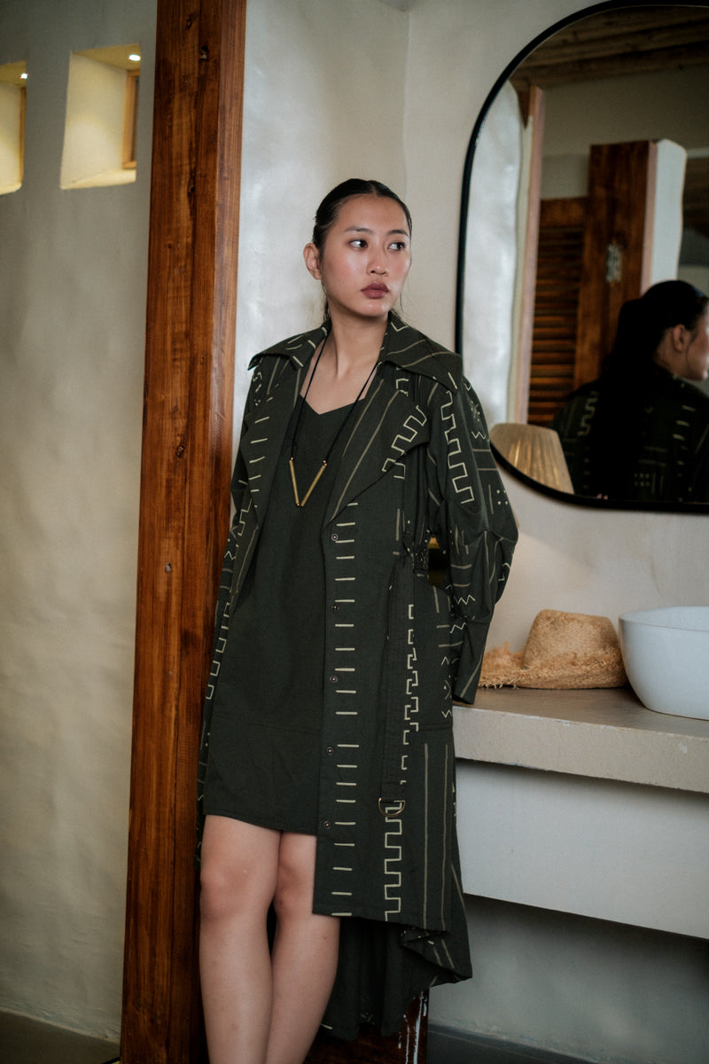 Kobe Long trench Crushed Cotton jacket/overlay by The Terra Tribe in black for women Worldwide