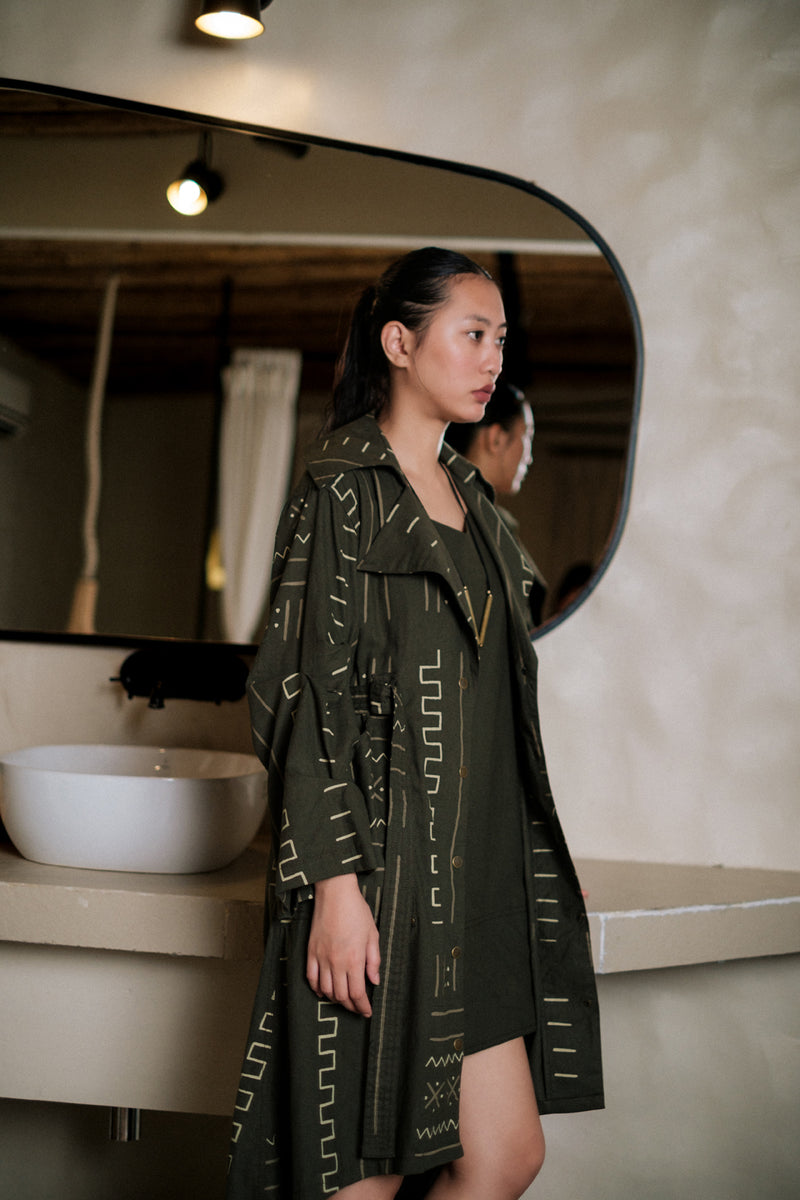 Kobe Long trench Crushed Cotton jacket/overlay by The Terra Tribe in black for women Worldwide