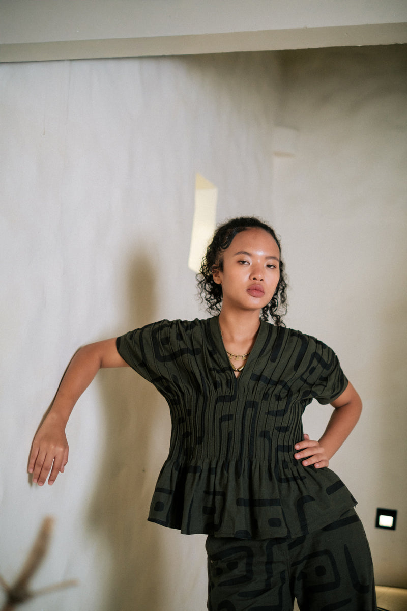 Meknes kimono top paiwand top/shirt by The Terra Tribe in green for women Worldwide