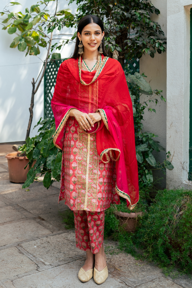 Red Block Printed Kurta Set cotton by Maison Shefali in red color for women Worldwide