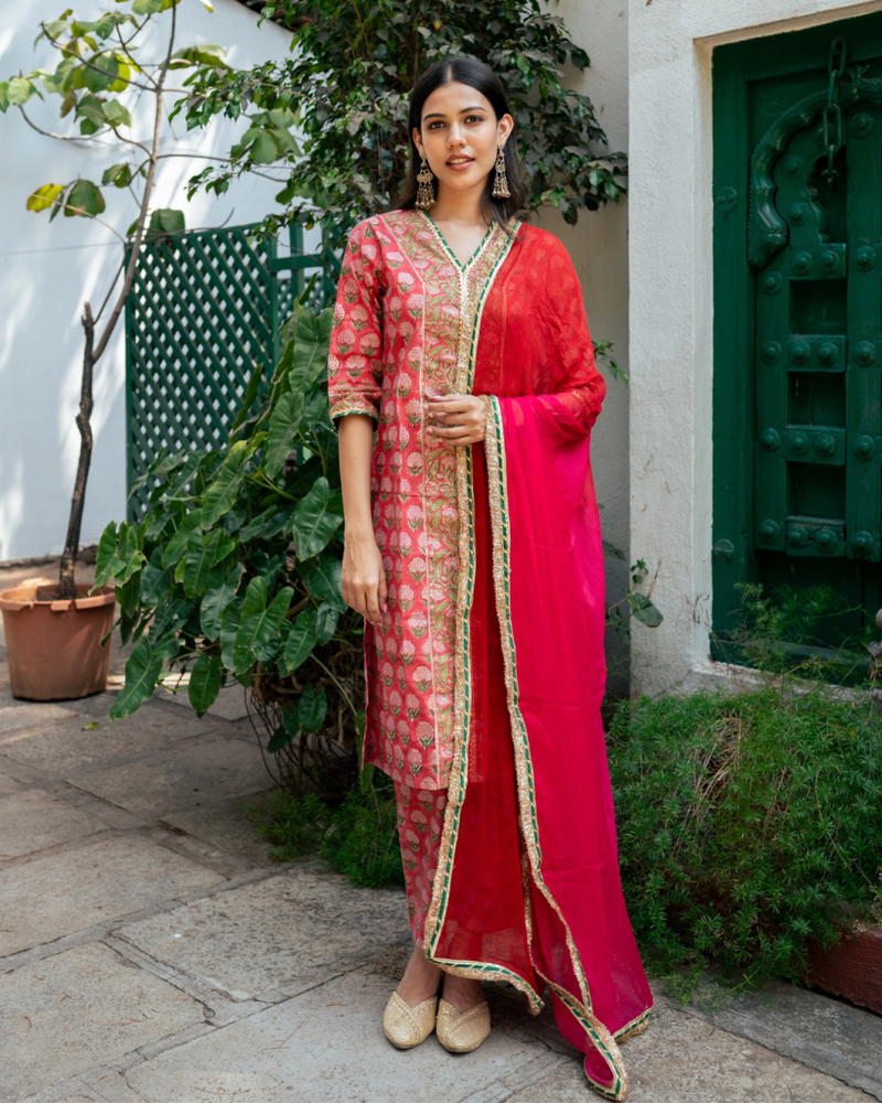 Red Block Printed Kurta Set cotton by Maison Shefali in red color for women Worldwide