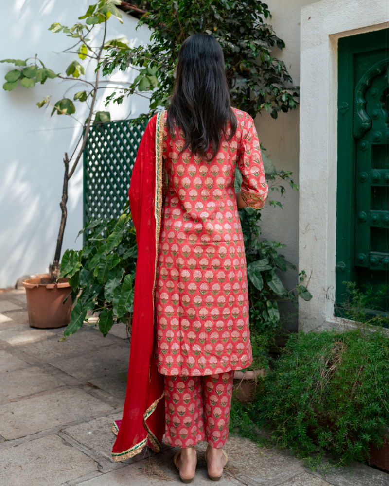 Red Block Printed Kurta Set cotton by Maison Shefali in red color for women Worldwide