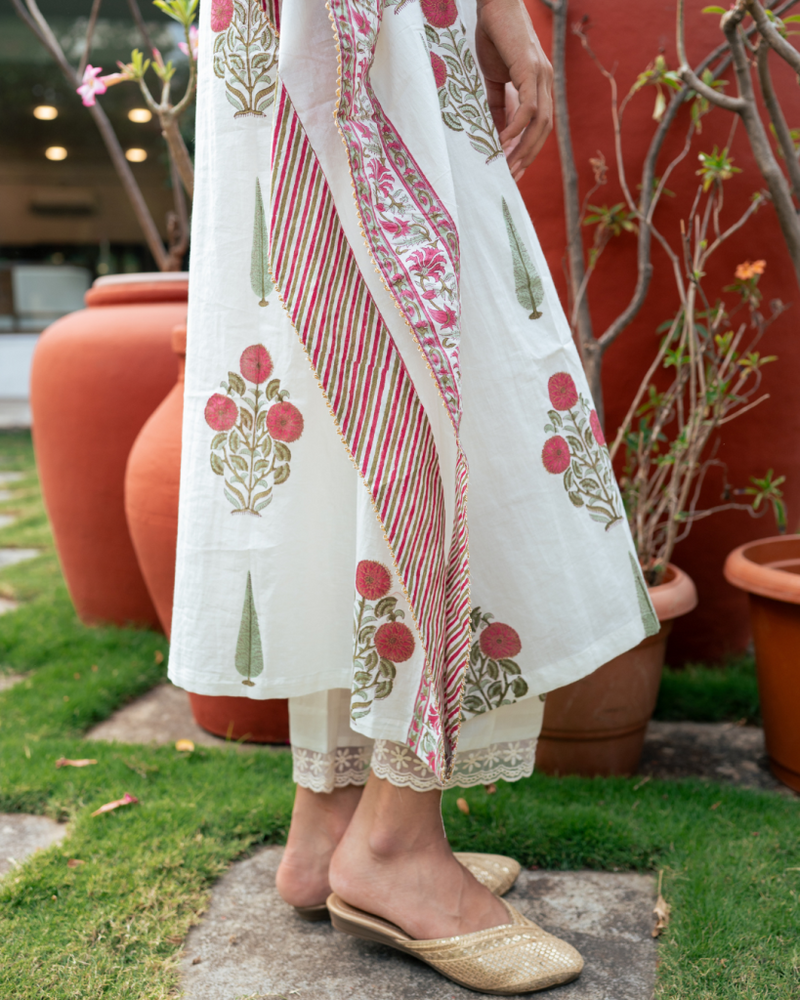 Mughal Red Boota Kaftan Set cotton by Maison Shefali in red color for women Worldwide