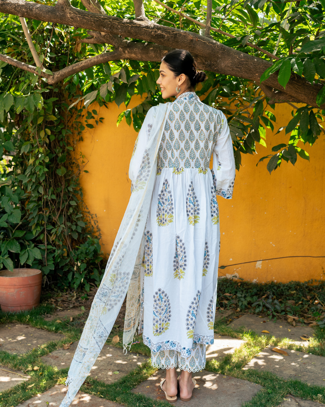 Ivory and Blue Hand Block Printed Kurta Set (MSSS24BWKS)