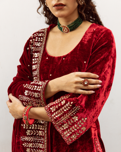 Zeya Gulaab - Velvet Embroidered Suit Set