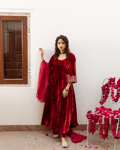 Zeya Gulaab - Velvet Embroidered Suit Set