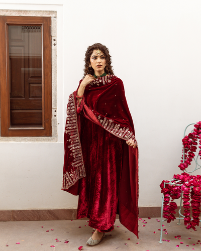 Zeya Gulaab - Velvet Embroidered Suit Set